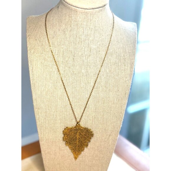 Gold Plated Real Leaf Pendant Necklace With Chain - Picture 4 of 10